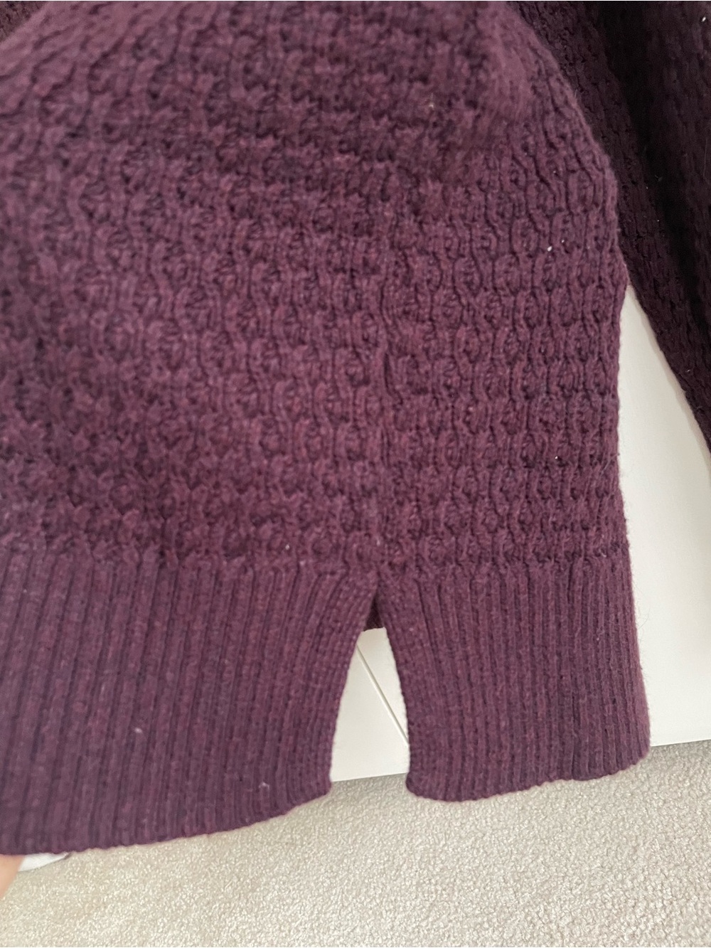 American Eagle Burgundy Purple V-Neck Waffle Knit Sweater Size S - Picture 4 of 9